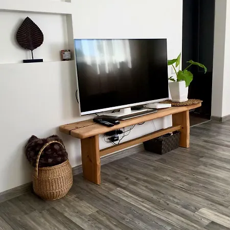 Sunny Holiday Home Apartment شقة